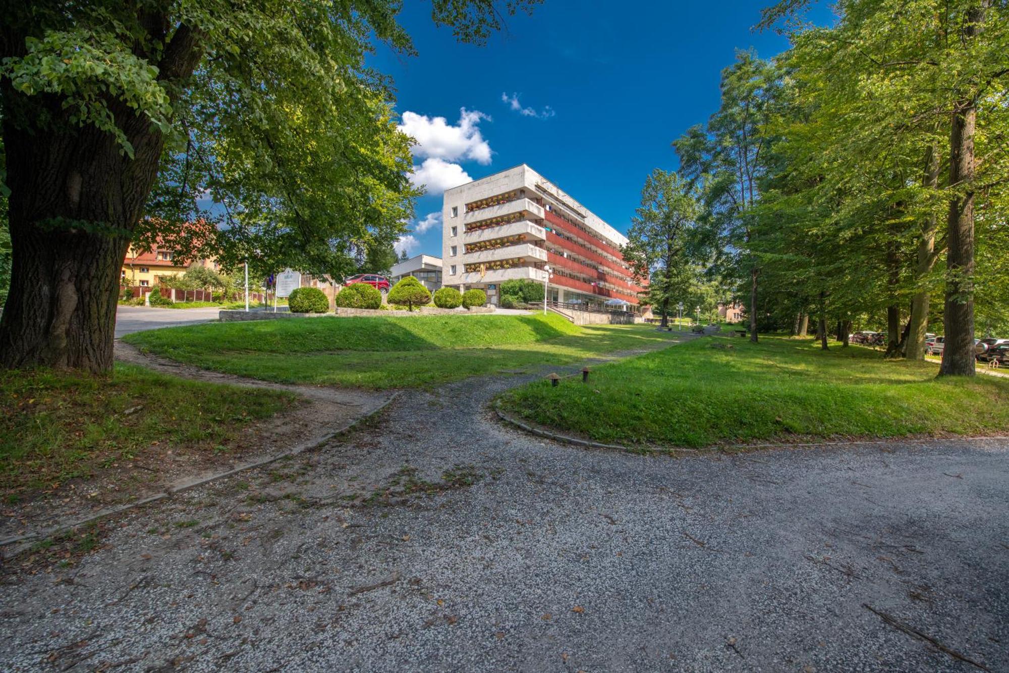 Aparthotel Jubilat Lądek-Zdrój Exteriér fotografie